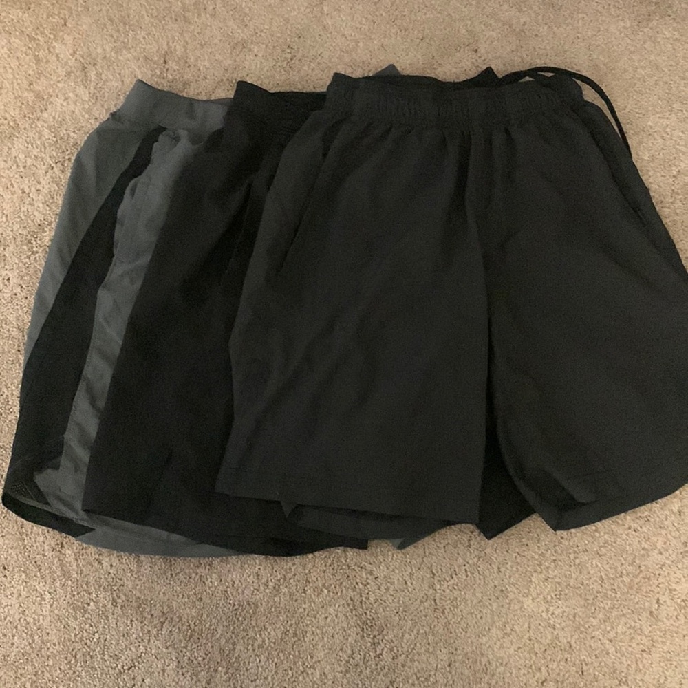 3 Men’s XS shorts